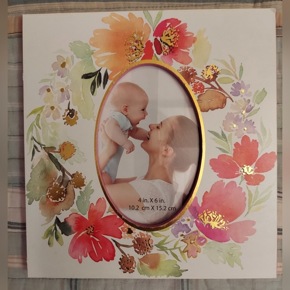 NWT Floral wooden table picture frames - Picture 5 of 6